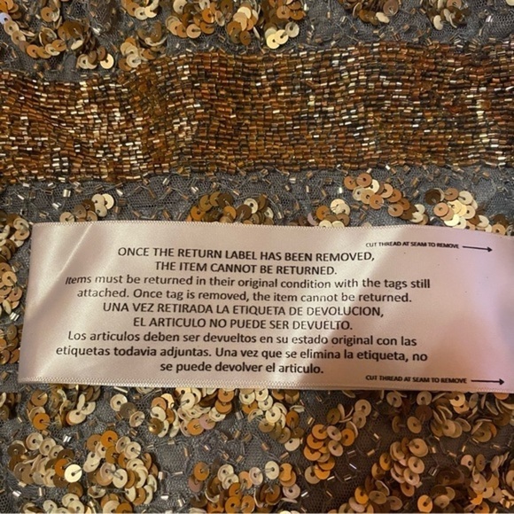 Mac Duggal Beaded Waist Long Sleeve Beaded Illusion Gown in Platinum/Gold Size 6 - Picture 5 of 5